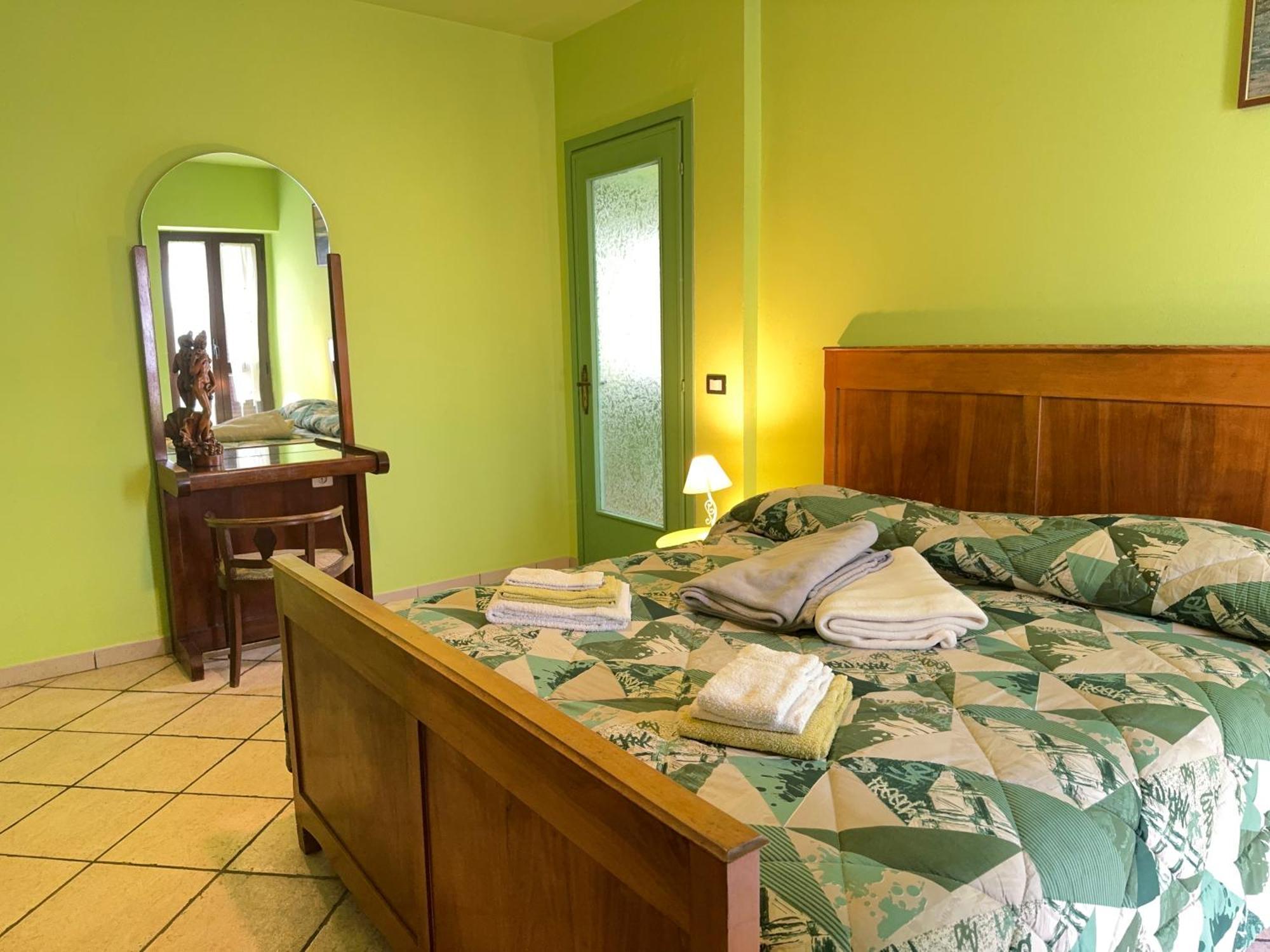 Pensjonat Casa Aromi Ed Arte Asti Zewnętrze zdjęcie