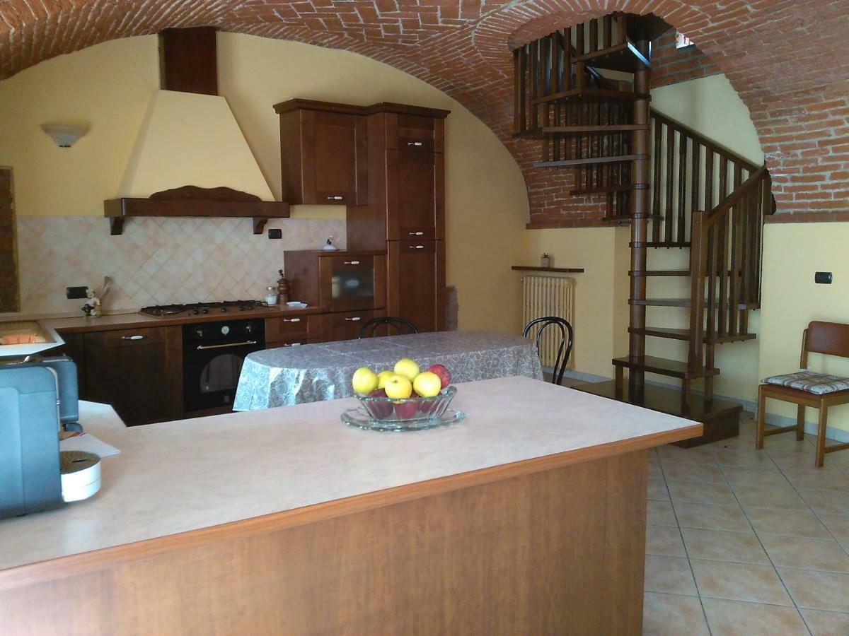 Pensjonat Casa Aromi Ed Arte Asti Zewnętrze zdjęcie